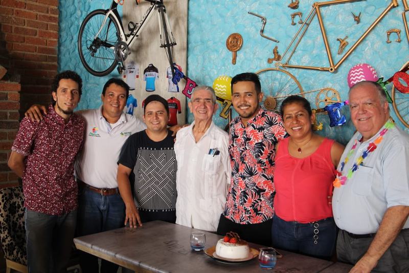 Carlos Romero, Yimmer Perdomo, James Quimbaya, Delimiro Moreno, Rubén, Johana y Makena.